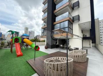 Apartamento de 2 quartos, Curitiba · Oportunidade no Centro: Face Norte, Vista Livre e Lazer de Clube!