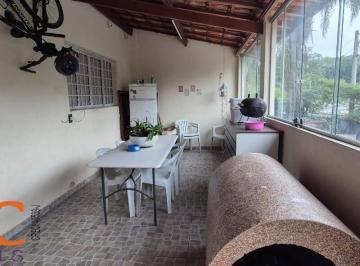 Casa · 220m² · 2 Quartos · 3 Vagas · Casa à venda no Condomínio Villa das Flores no Parque Munhoz com 220m²
