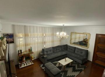 Casa · 182m² · 4 Quartos · 3 Vagas · Sobrado de 182 m², 4 quartos em Jardim da Saúde, São Paulo
