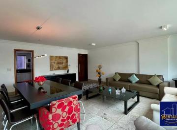 Apartamento · 125m² · 4 Quartos · 2 Vagas · Apartamento 4 quartos, 2 suítes, 124m², 3 vagas (capacidade para 4 carros), em prédio de alto padrão