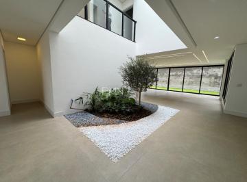 Casa · 268m² · 3 Quartos · 4 Vagas · Sobrado à venda e para alugar em Campinas, Alphaville Dom Pedro, com 3 suítes, com 268 m²