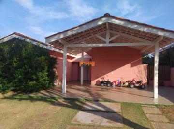 Casa · 173m² · 4 Quartos · 2 Vagas · Casa Térrea para Locação em Condomínio Fechado