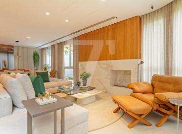 Casa · 690m² · 3 Quartos · 7 Vagas · Casa em condomínio ao lado do Parque Ibirapuera com projeto contemporâneo