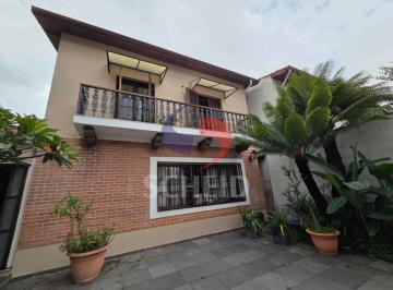 Casa · 300m² · 5 Quartos · 3 Vagas · Casa 300m2, Vila Cordeiro, 5 quartos, 2 suites, 2 salas, cozinha, 4 banheiros,  jardim e 3 vagas.