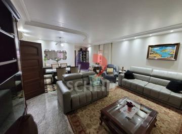 Casa · 240m² · 3 Quartos · 8 Vagas · Sobrado residencial com 240m2 com 3 quartos (2 suítes) e 8 vagas, em ótima localização em Interlagos