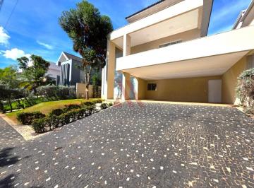 Casa · 315m² · 3 Quartos · 4 Vagas · Sobrado em Condomínio para venda no Jardins Mônaco em Aparecida de Goiânia, com 3 suítes sendo a mas