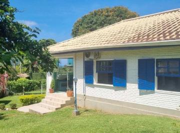 Casa · 568m² · 2 Quartos · 4 Vagas · Linda casa com 2 quartos em Toque Toque Grande - Aceita financiamento
