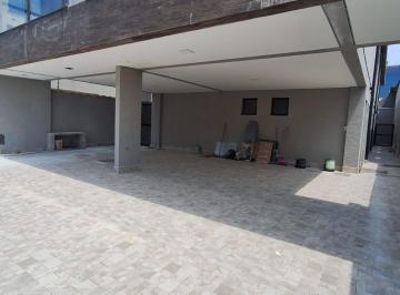 82fd578fd396a79342663f05ae1f369a8c90ac67 · Casa 04: Praticidade e Aconchego em uma Sobreposta Alta Impecável