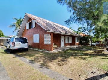 Casa · 120m² · 4 Quartos · 2 Vagas · Casa a venda em Atlântida, Xangri Lá