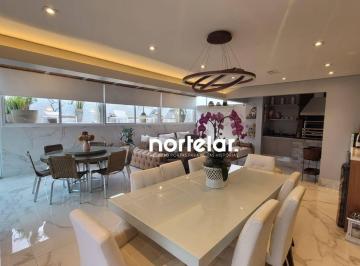 2fe35b31c35eb8c09027ee33e329bb66a6b4dc17 · Descubra a sofisticação e o conforto nesta cobertura duplex finamente decorada, localizada no renoma