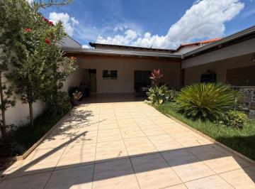 Casa · 250m² · 3 Quartos · 3 Vagas · Casa com 3 quartos à venda bairro Santa Luzia - Uberlândia/MG