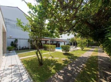 Casa · 666m² · 4 Quartos · 3 Vagas ·
Barra da Tijuca | Casa 4 quartos, sendo 3 suites