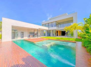 Casa · 1200m² · 5 Quartos · 4 Vagas ·
Barra da Tijuca | Casa 5 quartos, sendo 5 suites