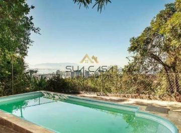 Casa · 680m² · 6 Quartos · 2 Vagas · Santa Teresa | Exclusiva casa à venda em Santa Tereza | 6 suítes, elegância e conforto.