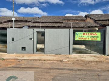 Frente · Casa para locação na Vila Iara em Formosa-GO: 3 quartos, 1 suíte, 2 banheiros, 2 vagas, 110m². Venha