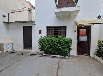 Comercial · 200m² · 3 Vagas · Loja na Rua Edson de Castro Pinto, N. 52 • 200 m²
