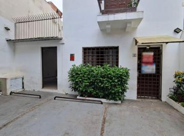 Comercial · 200m² · 3 Vagas · Loja na Rua Edson de Castro Pinto, N. 52 • 200 m²
