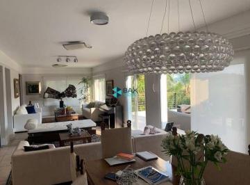 Casa · 550m² · 4 Quartos · 6 Vagas · Casa à venda no bairro Bosque dos Eucaliptos - São José dos Campos/SP