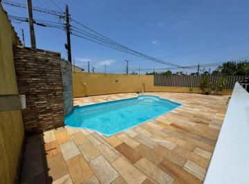 Casa de 5 quartos, Itanhaém · Casa na praia com 5 quartos e piscina em Itanhaém.