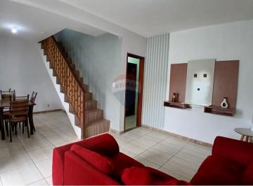Apartamento · 112m² · 4 Quartos · 3 Vagas · Casa a venda com 4 quartos e Piscina em Iguaba Grande.