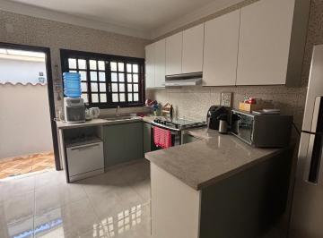 Casa · 210m² · 4 Quartos · 4 Vagas · Residencial - City Bussocaba
