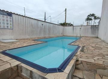 Casa de 2 quartos, Itanhaém · Casa à 50m do mar com piscina e 2 quartos em Itanhaém.