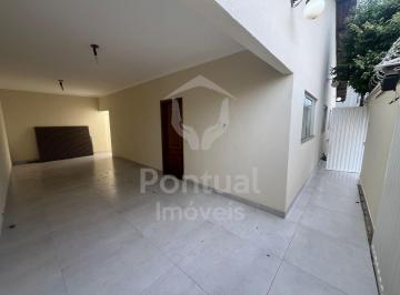Casa · 132m² · 3 Quartos · 2 Vagas · Casa à 3 quartos sendo 1 suíte, Segismundo Pereira, UBERLANDIA - MG