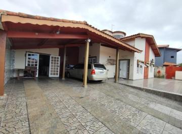 Casa de 3 quartos, Itanhaém · Casa com 3 quartos e área gourmet em Itanhaém.