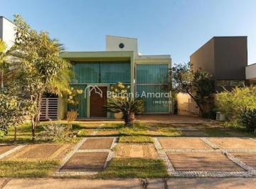 Casa · 234m² · 3 Quartos · 4 Vagas · Casa de condomínio para alugar com 234m², 3 quartos e 4 vagas