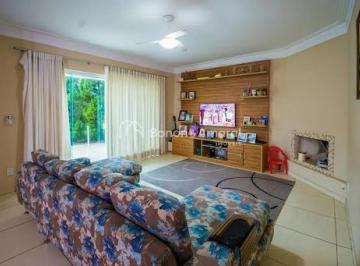 Casa · 80m² · 3 Quartos · 3 Vagas · Casa com 174m², 3 quartos e 3 vagas
