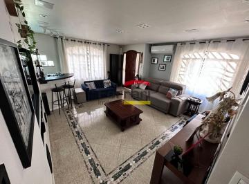 Casa · 235m² · 3 Quartos · 3 Vagas · Sobrado Isolado em Condomínio Fechado - Exclusividade e Conforto!