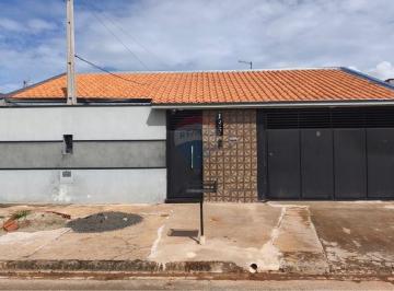 Casa · 168m² · 3 Quartos · LINDO IMÓVEL COM TRÊS DORMITÓRIOS