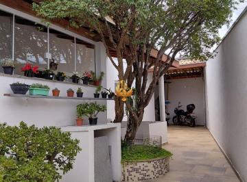 Foto 01 · Casa à venda em Taubaté-SP, no Jardim Bela Vista, 3 quartos, 1 suíte, 138m² e 3 vagas de garagem! Ap