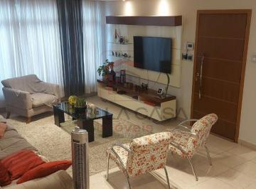 Casa · 250m² · 3 Quartos · 4 Vagas · Casa à venda com 250m², 3 quartos e 4 vagas