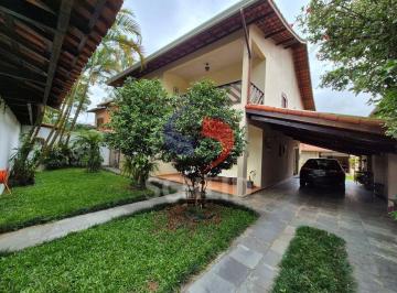 Casa · 212m² · 3 Quartos · 5 Vagas · Sobrado em condomínio - 3 suítes, 5 vagas