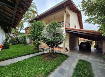Casa · 212m² · 3 Quartos · 5 Vagas · Sobrado em condomínio - 3 suítes, 5 vagas