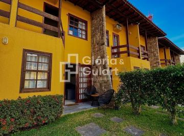 Foto 01 · Casa Duplex de 2 quartos mobiliada em condominio fechado na Praia de Bacutia em Guarapari