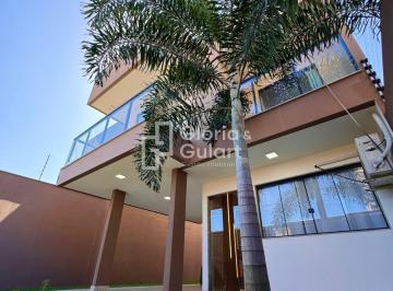 Foto 01 · Casa Duplex de 3 quartos com Piscina a poucos metros da Praia de Santa Mônica em Guarapari