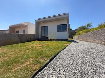 Casa · 60m² · 2 Quartos · Casa com quintal e passagem lateral no bairro Araponguinhas