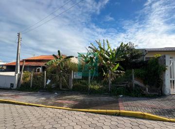 Terreno · 300m² · Terreno à Poucos Passos do Mar em Zimbros - Bombinhas/SC