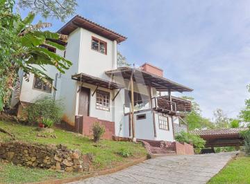 Casa · 250m² · 4 Quartos · 2 Vagas · Casa com 4 quartos, sendo 2 suítes à venda no Córrego Grande