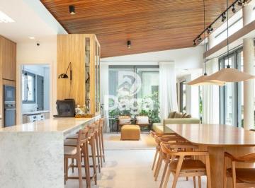 Casa · 314m² · 4 Quartos · 2 Vagas · Venha para a Cachoeira do Bom Jesus - Casa Alto Padrão