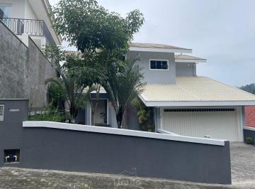 Casa · 195m² · 3 Quartos · 2 Vagas · Linda Casa a Venda nas Nações