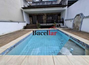 Casa · 554m² · 4 Quartos · 8 Vagas · Casa duplex com piscina, sauna e vaga para oito veículos!