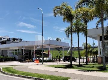 Casa · 260m² · 3 Quartos · 4 Vagas · Sobrado à venda em São José dos Campos, Condomínio Residencial Alphaville II, com 3 suítes