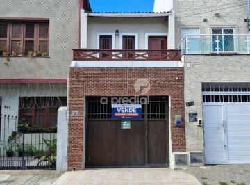 Casa · 96m² · 4 Quartos · 1 Vaga · Casa Padrão em Fortaleza