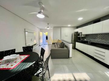 Casa · 98m² · 3 Quartos · 2 Vagas · Sobrado em villagio, 200m da praia Enseada, 3 suítes