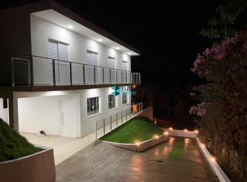 Casa · 200m² · 4 Quartos · 2 Vagas · Casa à venda no bairro Centro - Igaratá/SP
