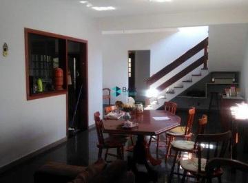 Casa · 240m² · 4 Quartos · 4 Vagas · Casa à venda no bairro Jardim das Indústrias - São José dos Campos/SP