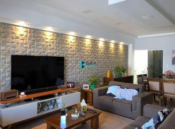 Casa · 250m² · 5 Quartos · 2 Vagas · Casa à venda no bairro Jardim América - Jacareí/SP